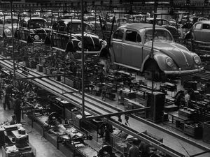 Melihat Proses Pembuatan Mobil VW Sejak Zaman Hitler
