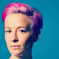 Megan sendiri telah lama menjadi pusat dari protes ini. Wanita tertua yang mencetak gol dalam final Piala Dunia itu pun menuntut kesetaraan gaji terlebih timnas wanita lebih berprestasi dari pada rekan prianya. Foto: Instagram @mrapinoe