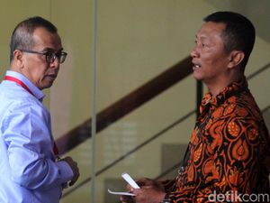 KPK Cecar Emirsyah Satar soal Penggunaan Puluhan Rekening di Luar Negeri