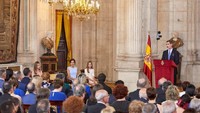 Istana yang juga menjadi kediaman anggota Kerajaan Spanyol itu terbuka umum untuk pengunjung. Selain itu, istana ini juga memberikan akses kepada pengunjung untuk dapat berjelajah di ruangan aula, ruang singgasana, Gudang Senjata Kerajaan, dan Farmasi Kerajaan. Istimewa/Legan P.Mace/SOPA Images/ LightRocket/Getty Images.