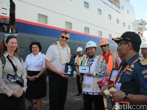 Kapal Pesiar MV Silver Discoverer Kembali Bersandar di Banyuwangi