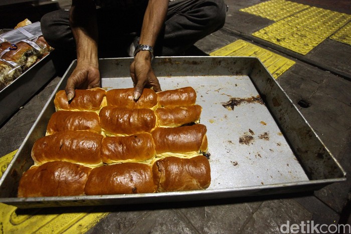 Turun Temurun Bisnis Roti Legendaris di Ibu Kota