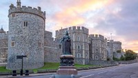 Istana Windsor merupakan salah satu kastil tertua dan terbesar yang ada di Inggris. Kastil ini telah menjadi kediaman 39 raja Inggris dan dibangun oleh William the Conqueror pada abad ke-11. Istimewa/Charlie Harding/Getty Images.