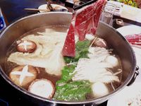 Begini Cara Tepat Nikmati Shabu-shabu Wagyu Australia ala Chef Resto Jepang