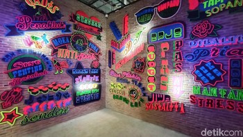 Ketika dihadapkan dengan lampu-lampu neon pun, noise yang ada tidak mengganggu hasil gambar. (Foto: detikINET/Muhamad Imron Rosyadi)