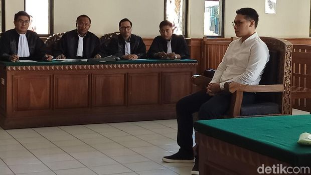 Sidang pilot yang mencuri arloji, Rabu (10/7/2019)