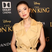 Inilah penampilan aktris dan model Raline Shah saat menghadiri premier The Lion King versi terbaru di Hollywood, California, AS, Selasa (9/7/2019). Acara tersebut juga dihadiri Beyonce yang mengisi suara karakter Nala. (Foto: Alberto E. Rodriguez/Getty Images for Disney)