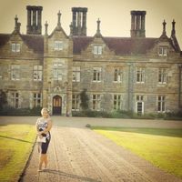 Terlalu Sering Kondangan, Wanita Ini Habiskan Rp 387 Juta Demi Penampilan