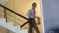 KPK menduga keduanya melakukan tindakan yang merugikan negara bersama Syafruddin Arsyad Temenggung saat dia menjabat Ketua BPPN terkait Bantuan Likuiditas Bank Indonesia (BLBI).