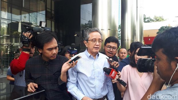 Eks Menteri BUMN Tak Banyak Bicara Usai Diperiksa KPK