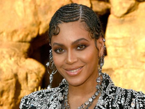 Bella Hadid Wanita dengan Wajah Paling Sempurna di Dunia