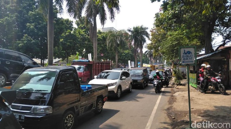 Imbas Cor Beton Proyek Tol Lingkar Bogor Ambrol, Lalin Macet Imbas Cor Beton Proyek Tol Lingkar Bogor Ambrol, Lalin Macet