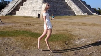 Lantaran foto panorama gagal bikin kaki wanita dalam foto kangguru. Foto: sadanduseless