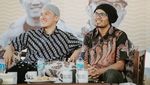 Penggemar Berat Kafein, Intip Gaya Ngopi Ustaz Gaul Hanan Attaki
