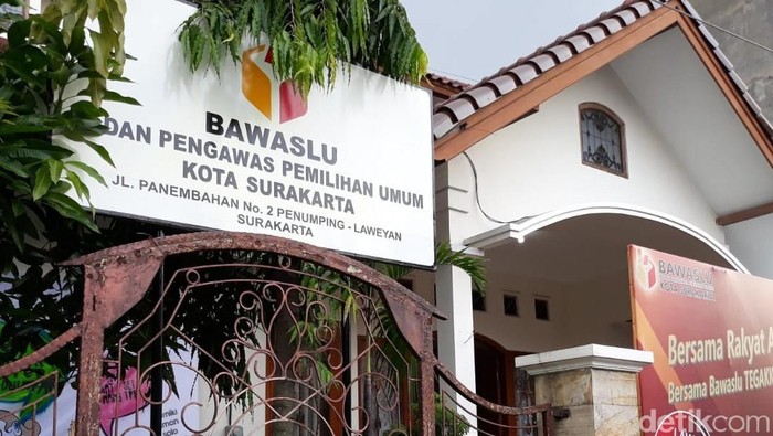 Bawaslu Surakarta rekomendasikan 8 petugas pemilu masuk daftar hitam.