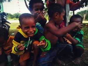 Sukacita Warga Kampung di Mimika Sambut Bakti TNI