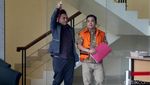 Usai Diperiksa KPK, Achmad Junaidi Tutupi Borgol dengan Map