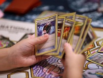 Viral Wanita Menangis Diperiksa Bea Cukai Bawa Kartu Pokemon, Ternyata Milik Pribadi