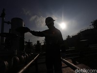 Impor Migas Bikin Neraca Dagang Tekor, ESDM Bicara Pakai Kayu Bakar