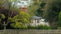Istana Frogmore Cottage yang berada di Inggris menjadi rumah bagi Duke dan Duchess of Sussex. Pondok itu terletak di halaman rumah Frogmore di kawasan Istana Windsor. Bangunan itu kerap dikunjungi anggota keluarga kerajaan untuk berlibur maupun menenangkan diri. Istimewa/GOR/Getty Images.