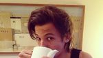 Serunya Louis Tomlinson Eks One Direction, Saat Ngopi dan Sarapan