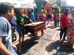 Korban Kebakaran di Permukiman Bubutan Ditampung di Kampung Ilmu
