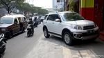 Miris, Tak Ada Tempat Bagi Pejalan Kaki di Kota Depok