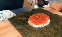 Pencinta Sushi, Mau Coba Sushi Goreng Jumbo Isi Kepiting dan Tuna?