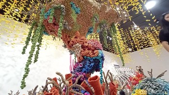 vivo S1 memiliki tiga kamera di bagian belakang. (Foto: detikINET/Muhamad Imron Rosyadi)