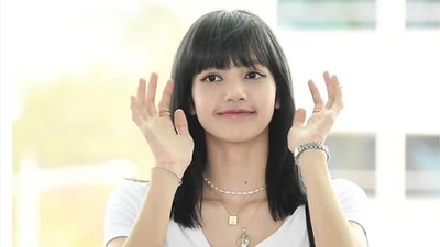 Lisa BLACKPINK Pertama Kali Berambut Hitam Sejak Debut, Bikin Pangling