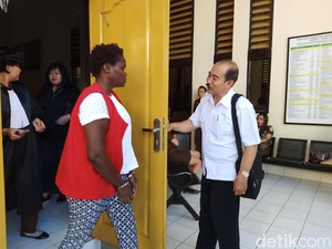 Curi Arloji dan Duit Turis Australia, WN Kenya Dituntut 1,5 Tahun Bui