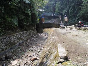 Menyusuri Sumber Air Wilayah Bandung Raya yang Mulai Mengering