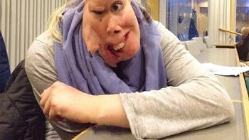 Akibat panorama gagal bikin kepala perempuan ini jadi mungil. Foto: sadanduseless