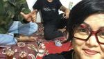 Ternyata Begini Gaya Gagah Tio Pakusadewo Saat Kulineran