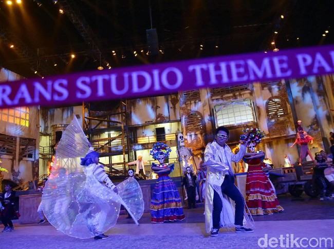 Trans Studio Cibubur, Spektakuler!