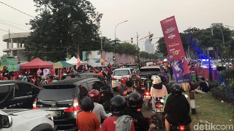 Laga Persija Vs Persib Usai, Lalin di Sekitar GBK Macet Laga Persija Vs Persib Usai, Lalin di Sekitar GBK Macet