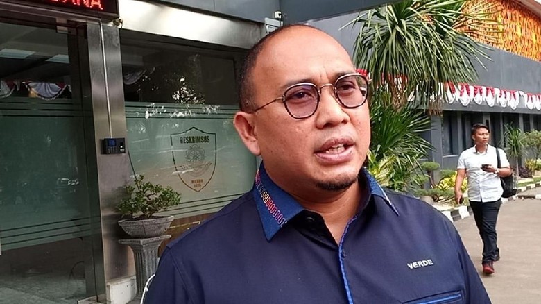 Borak Minta Wiranto Dibebastugaskan, Gerindra: Hak Prerogratif Jokowi Borak Minta Wiranto Dibebastugaskan, Gerindra: Hak Prerogratif Jokowi