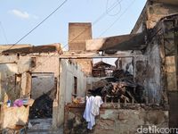 Warga Sebut Mukjizat, Ratusan Rumah di Tebet Terbakar Kecuali Milik Joko