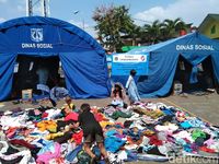 Melihat Lebih Dekat Kondisi Korban Kebakaran Tebet di Tenda Pengungsian