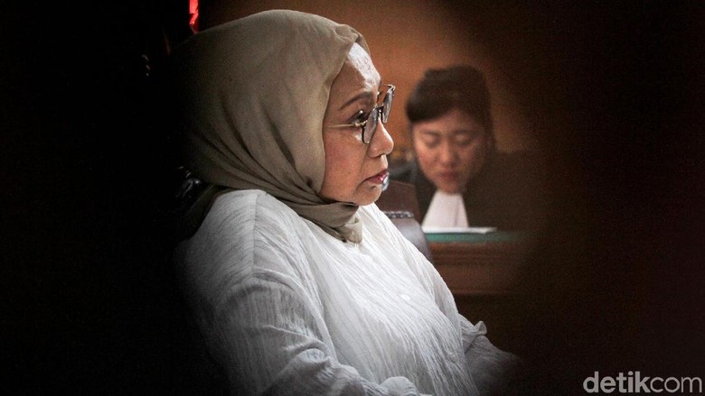 Ratna Sarumpaet Divonis 2 Tahun Penjara Ratna Sarumpaet Divonis 2 Tahun Penjara