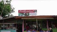 Jamur Raksasa di Thailand Ini Disembah dan Diberi Makan Setiap Harinya