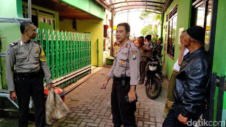 Ini Asal Usul Buaya di Atas Genting Rumah yang Gegerkan Warga Malang Ini Asal Usul Buaya di Atas Genting Rumah yang Gegerkan Warga Malang