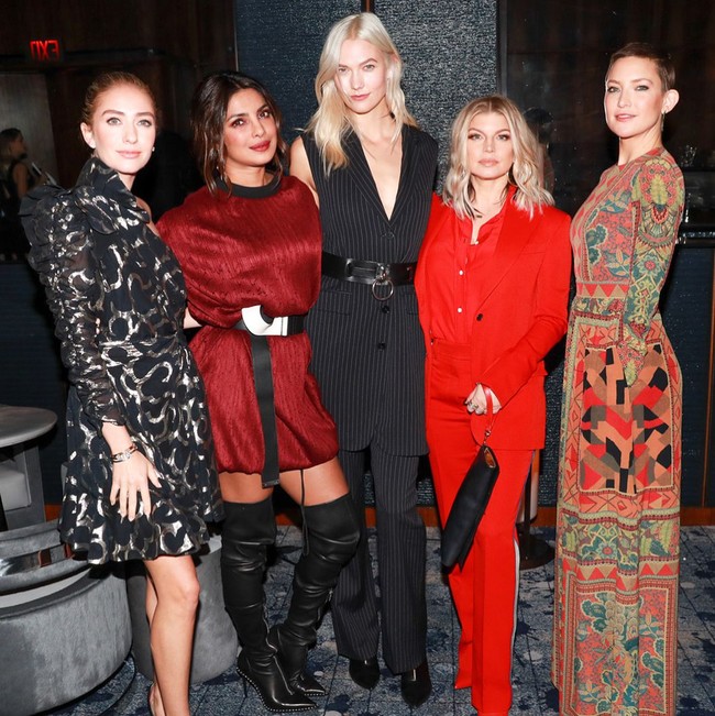 Sama-sama sukses, kehidupan Whitney dan sang suami pun sekilas tampak sempurna. Namun belakangan keduanya diterpa kabar tidak menyenangkan mengenai perusahaan Badoo yang membawahi Bumble. Foto: Instagram @whitney