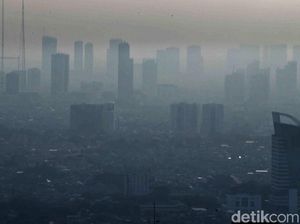 Sampah Kondom hingga Celana Dalam Sumbat Gorong-gorong Mega Kuningan