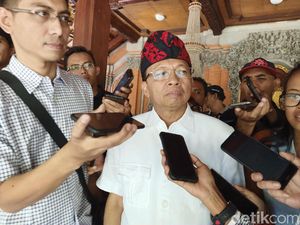 Pembatasan Kantong Plastik Digugat, Gubernur Koster Menang Lawan Pengusaha