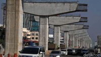 Proyek ruas tol dalam kota (dalkot) yang diinisiasi Pemerintah Provinsi DKI Jakarta masih terus dikerjakan. Proyek yang dimulai pembangunannya sejak 2017 ini masih terus dikebut pengerjaannya.
