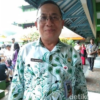 200 Anak Pengungsi Kebakaran Tebet Dapat Bantuan Peralatan Sekolah