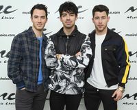 Kembalinya Jonas Brothers Dirayakan Lewat Minuman dan Makanan