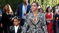Beyonce dan Blue Ivy Carter saat tiba di acara Gala Premiere The Lion King di California, Amerika Serikat pada Selasa (9/7) lalu. Kevin Winter/Getty Images
