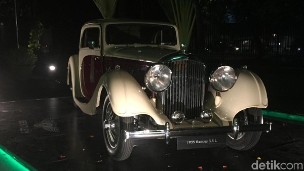 Mobil Klasik Bentley 3.5 Liter, Masih Mulus Banget